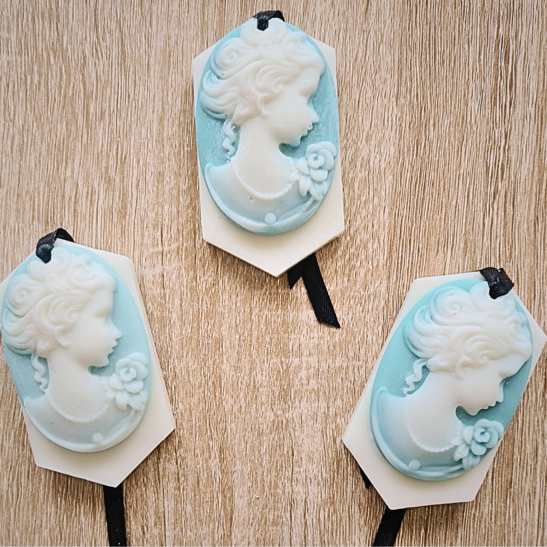 Suspension parfumée camée