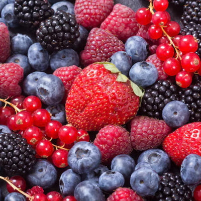 Parfum fruits rouges représenté par des fraises, framboises, groseilles, myrtilles